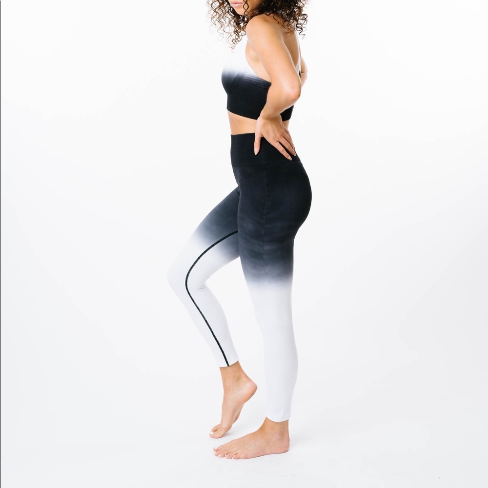 ZYIA Black and White Ombre Performance Hi-Rise 7/8 24"